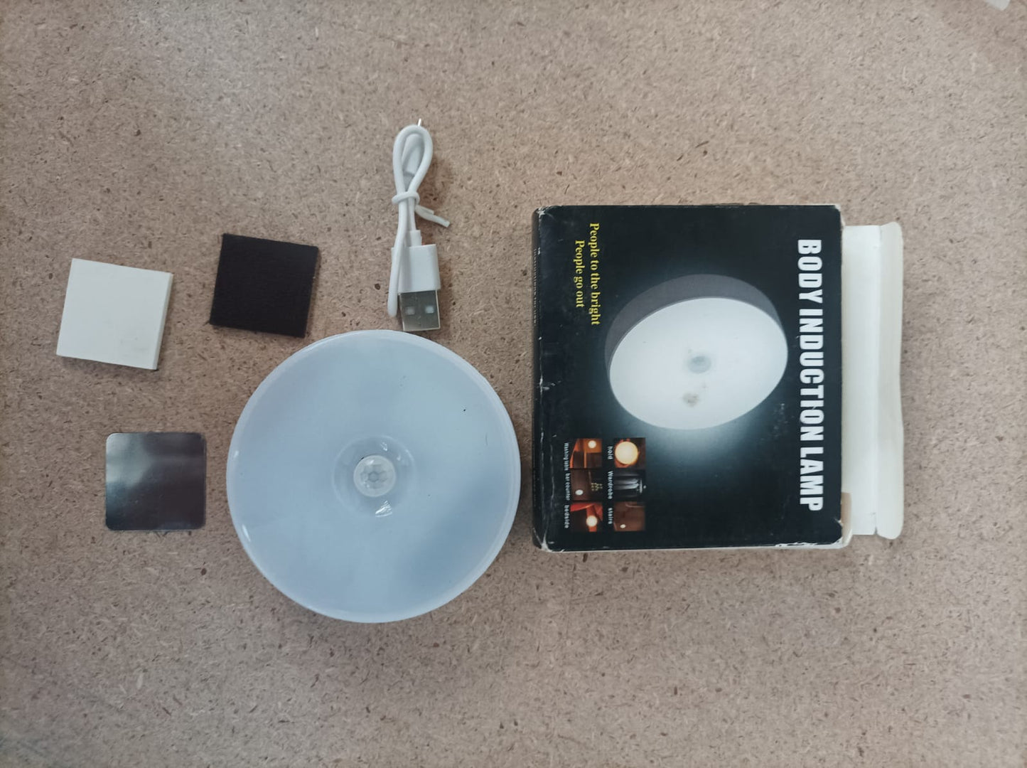 LUZ LED NOCTURNA CON SENSOR MOVIMIENTO